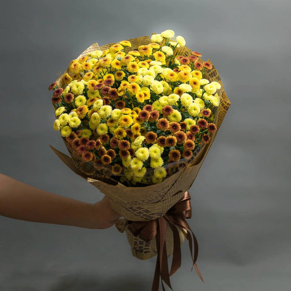 bouquet of daisies for women