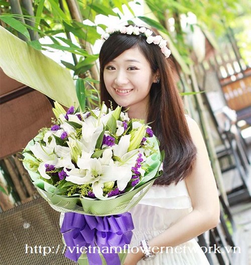 love flower delivery to Vietnam